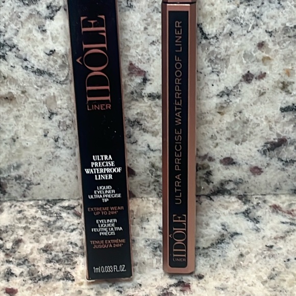 Lancome Idole Ultra Precise Glossy Black Eye Liner - Picture 3 of 6